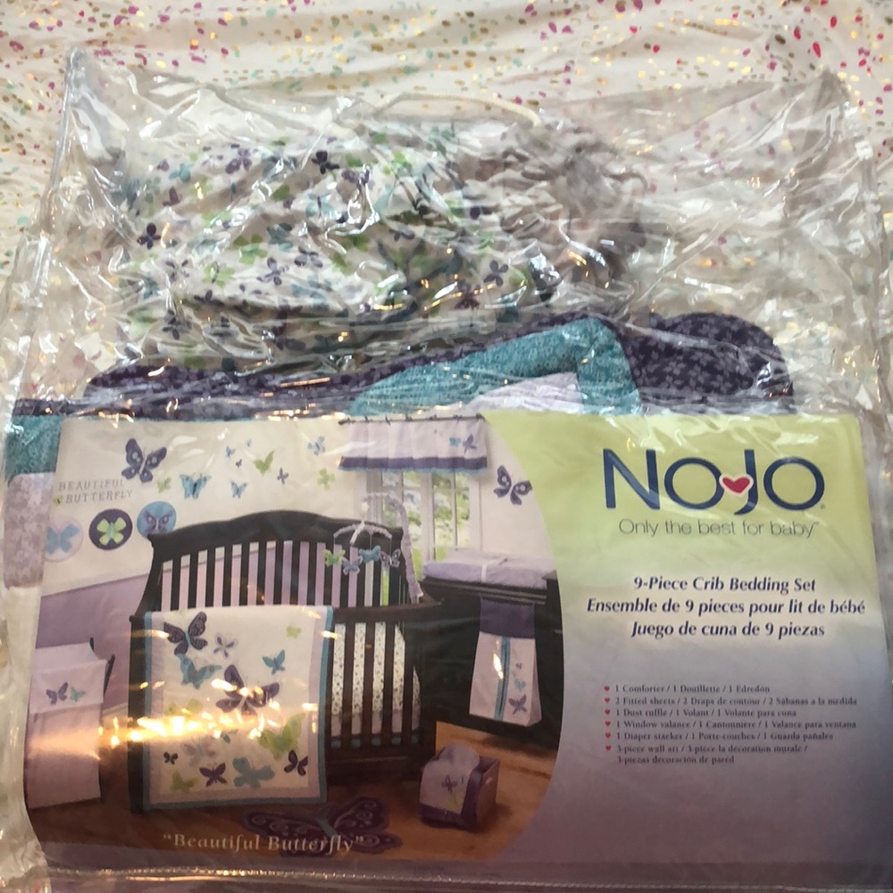 Nojo 9 piece crib bedding set! EUC!